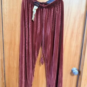 Pleated wide leg Pants in Rust
